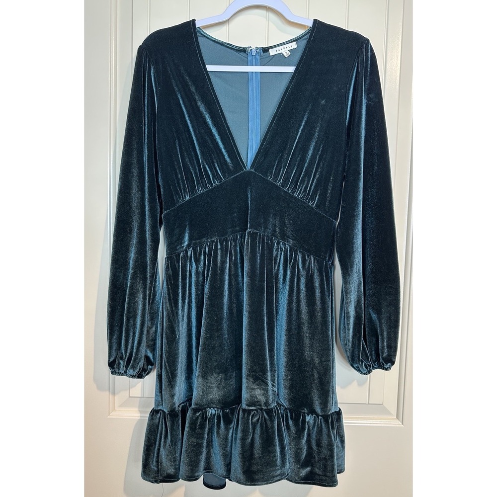 Baevely green velour‎ velvet long sleeve v-neck ruffle tiered dress sz S GUC